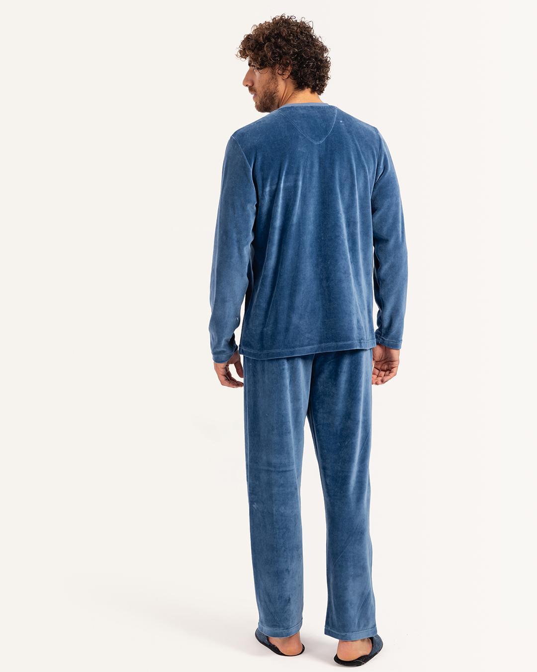 بيجاما رجالى قطيفة ساده رقبة V جيب على الصدر