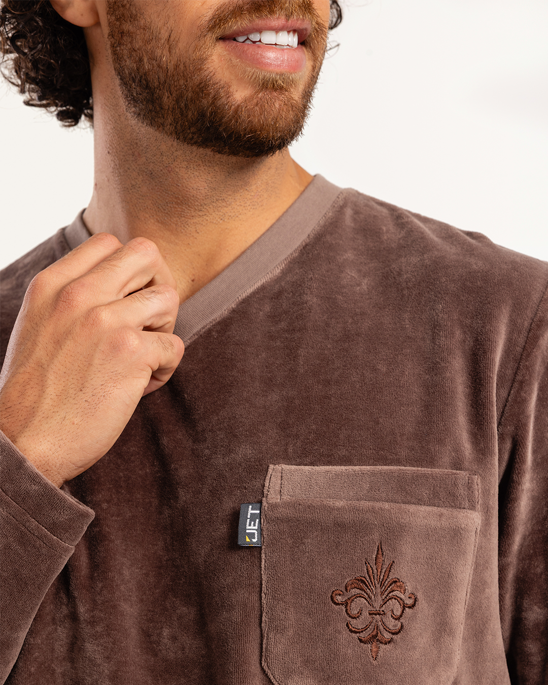 بيجاما رجالى قطيفة ساده رقبة V جيب على الصدر