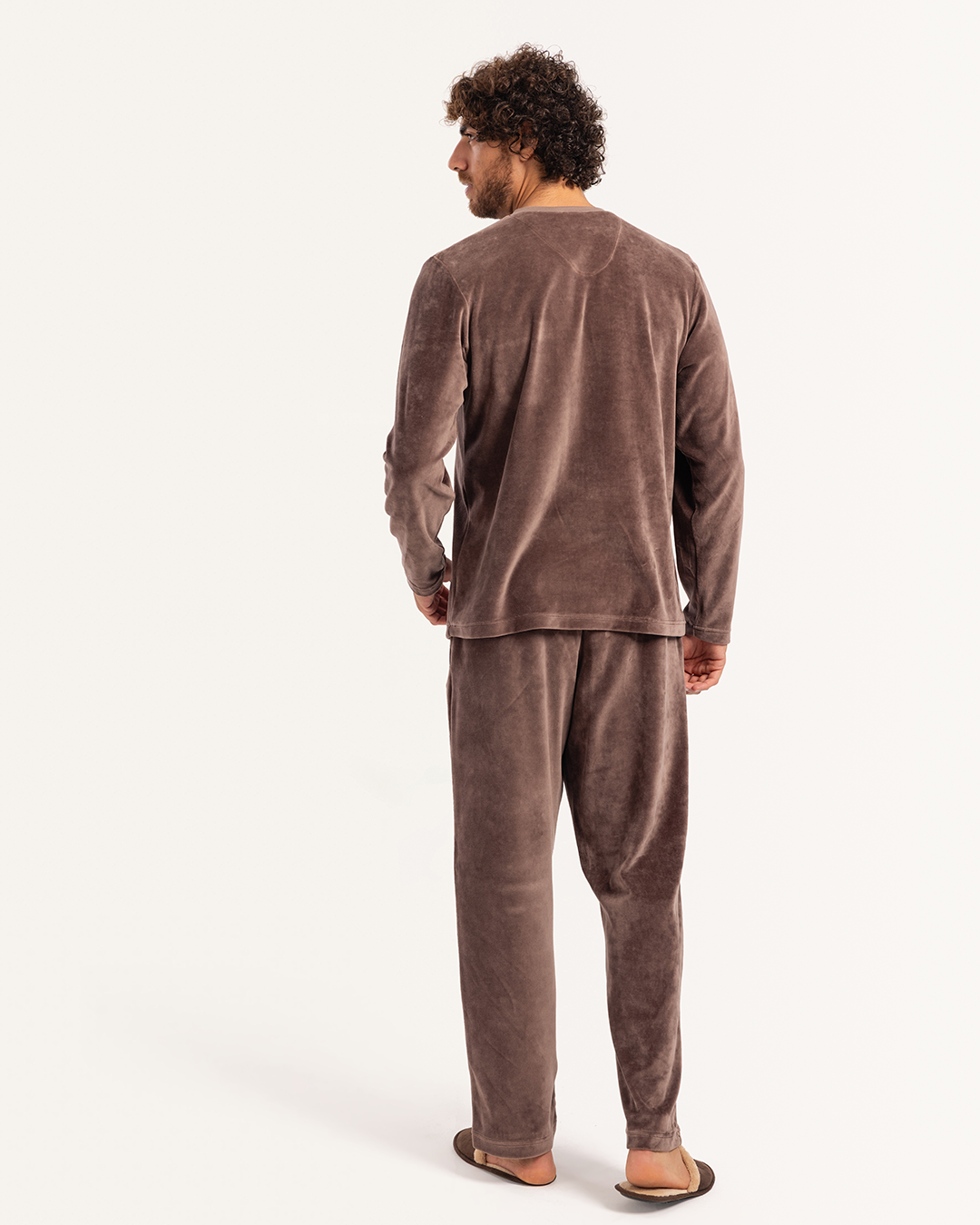 بيجاما رجالى قطيفة ساده رقبة V جيب على الصدر