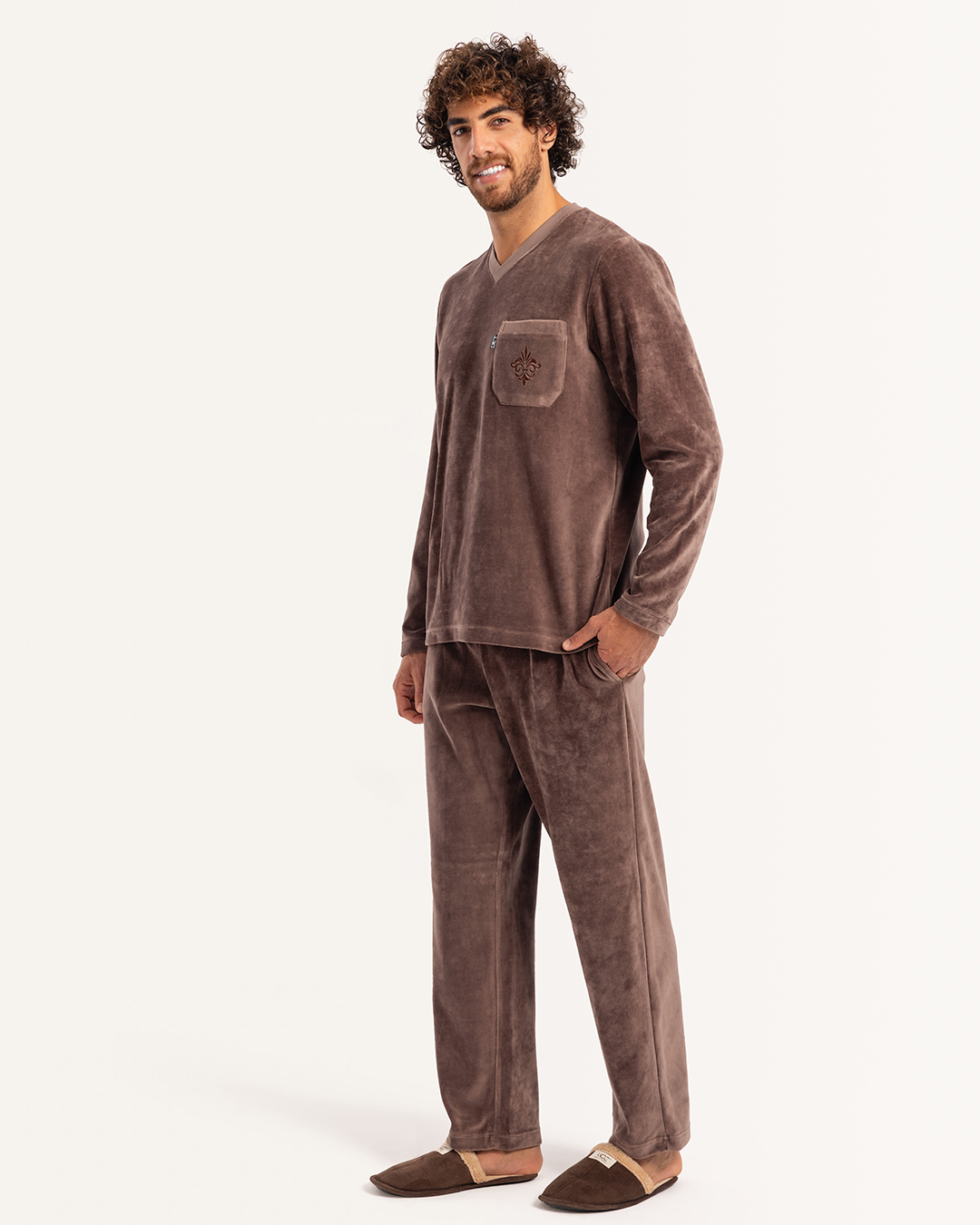 بيجاما رجالى قطيفة ساده رقبة V جيب على الصدر