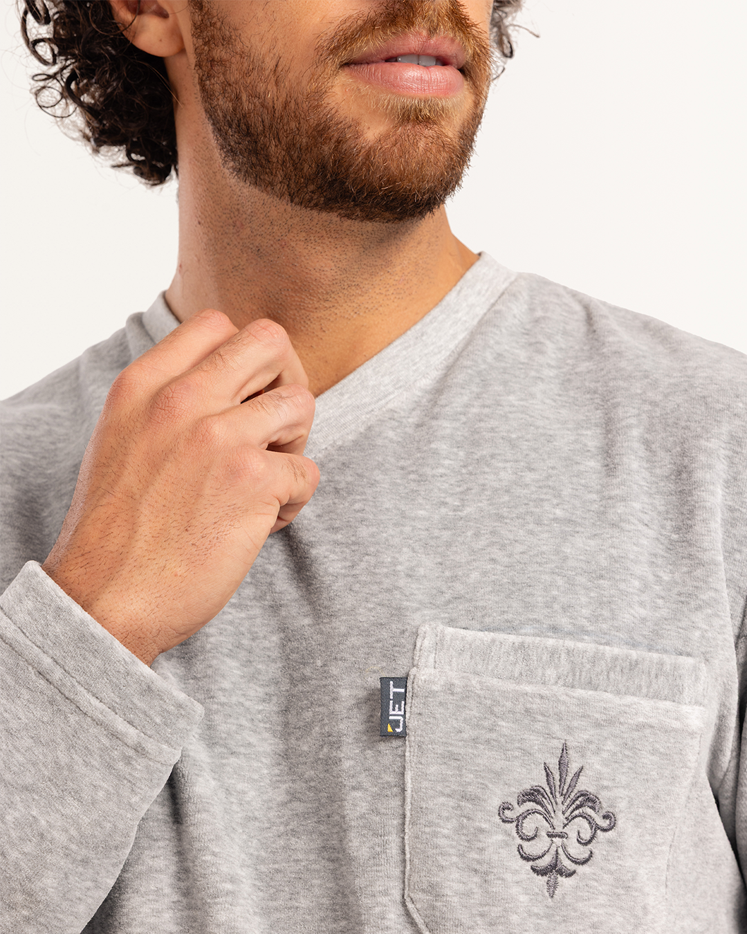 بيجاما رجالى قطيفة ساده رقبة V جيب على الصدر