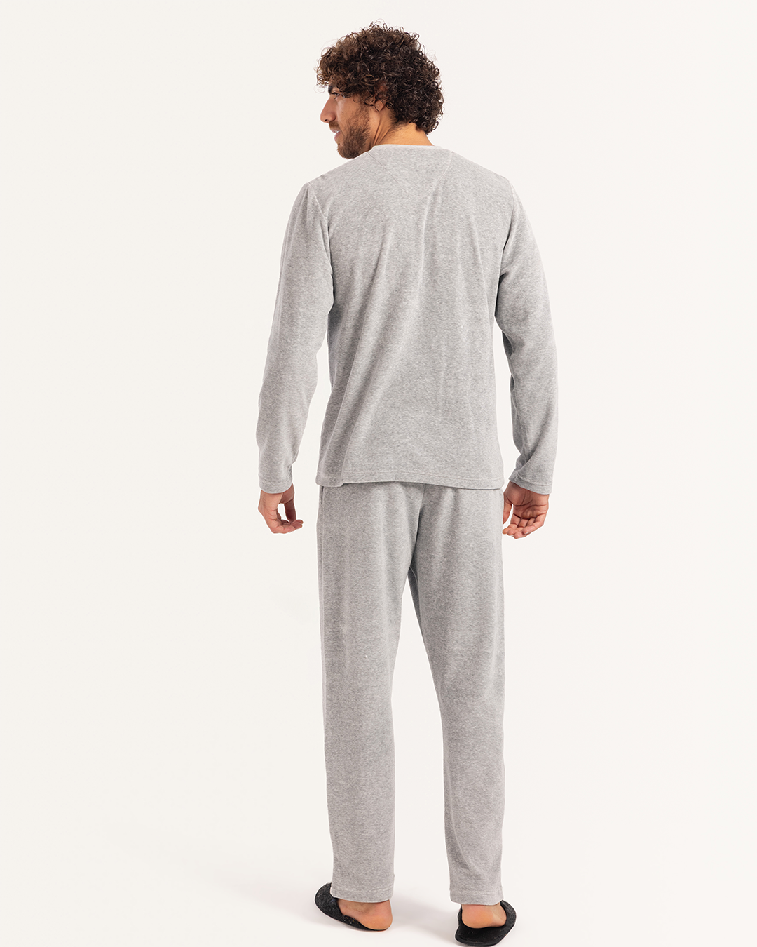 بيجاما رجالى قطيفة ساده رقبة V جيب على الصدر