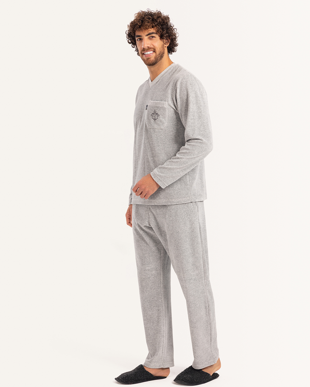 بيجاما رجالى قطيفة ساده رقبة V جيب على الصدر