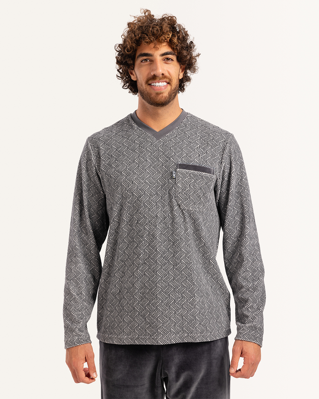 بيجاما رجالى قطيفة توب مطبوع  رقبه V جيب على الصدر و بنطلون ساده