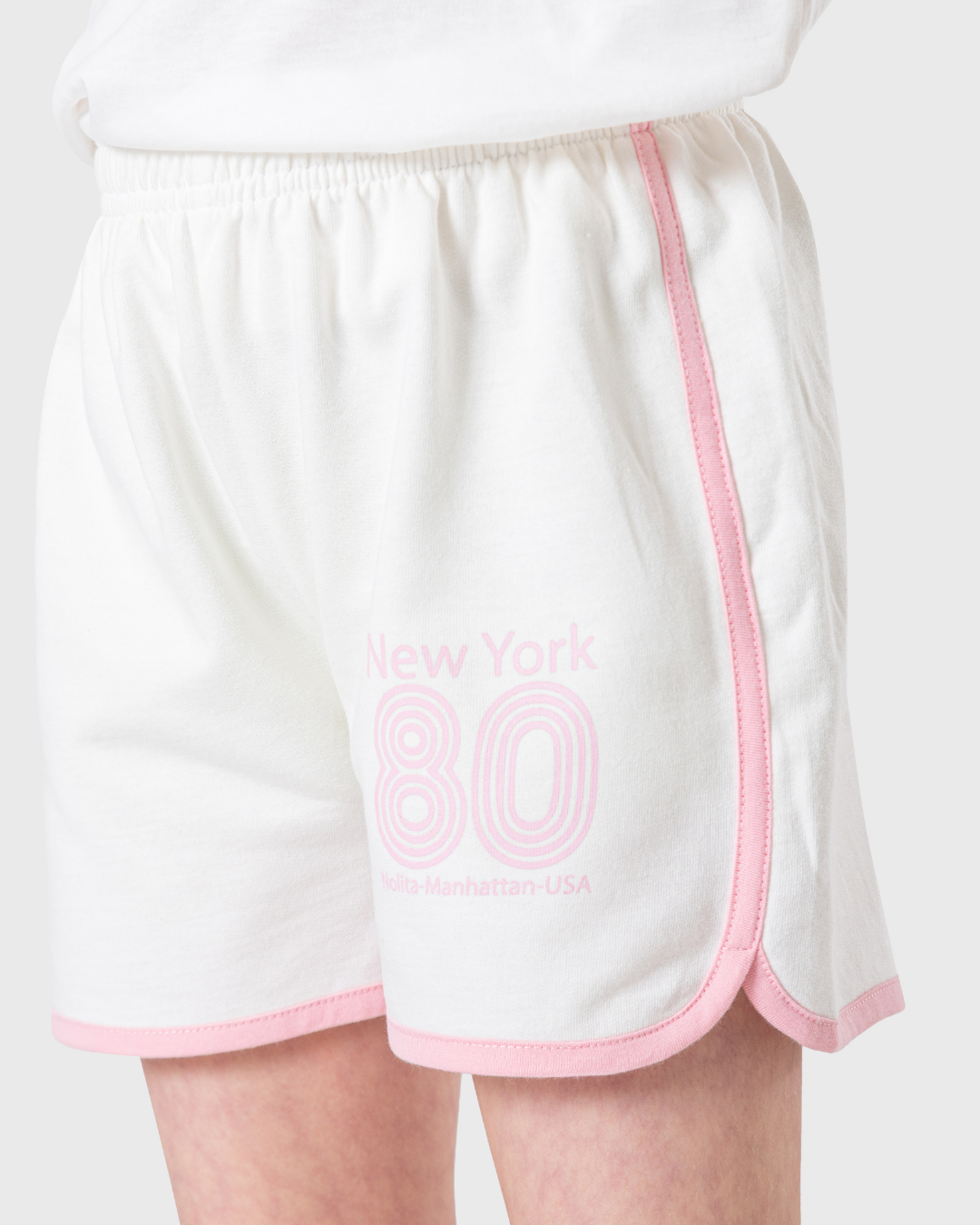 شورت بناتي رياضي بألوان فاتحة