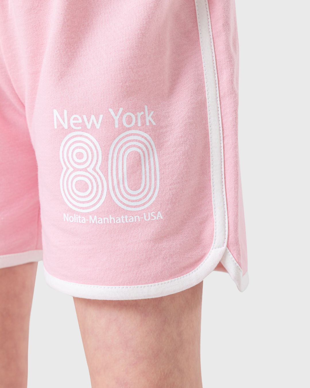 شورت بناتي رياضي بألوان فاتحة