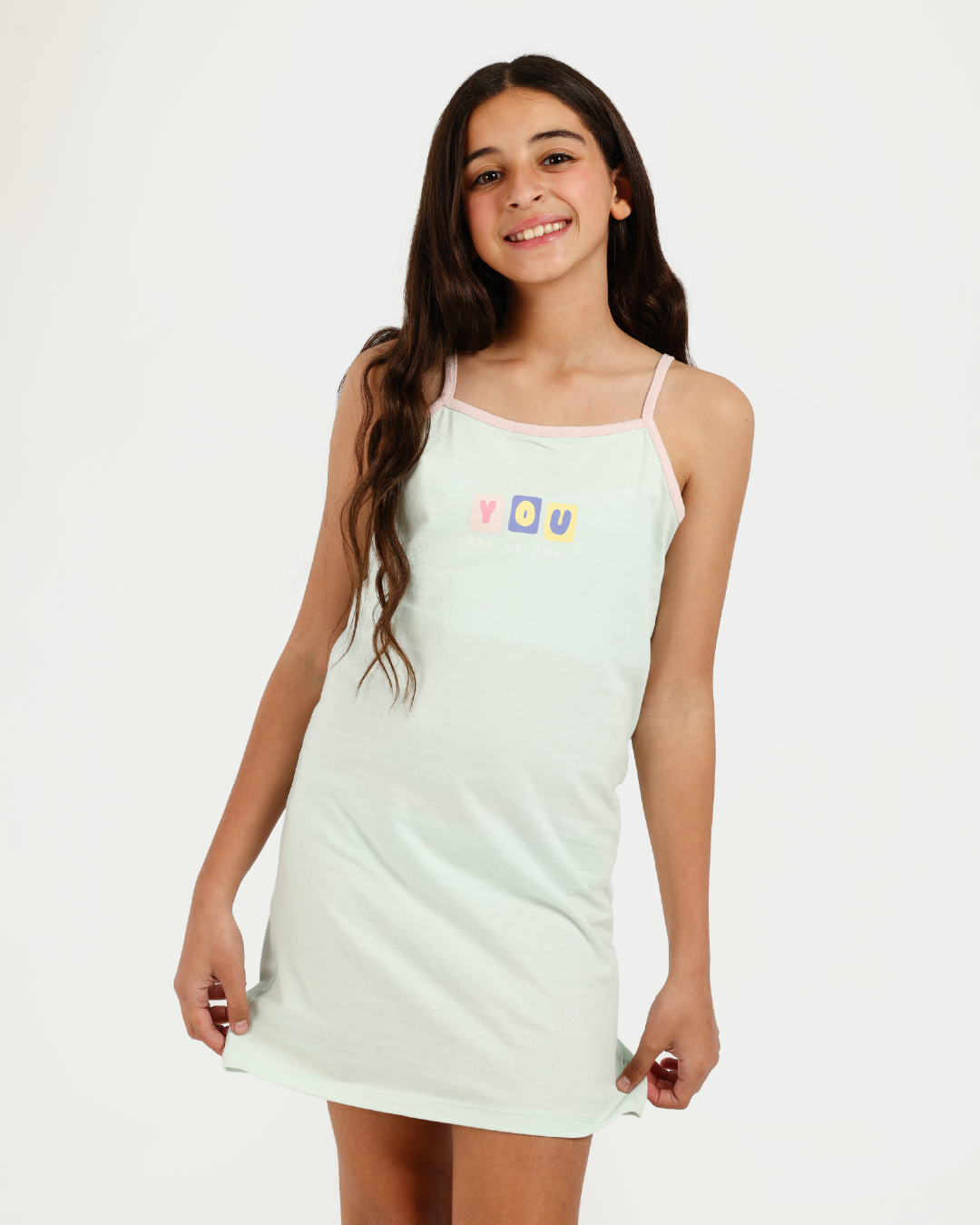 قميص نوم بناتي بلون العلكة الزاهي