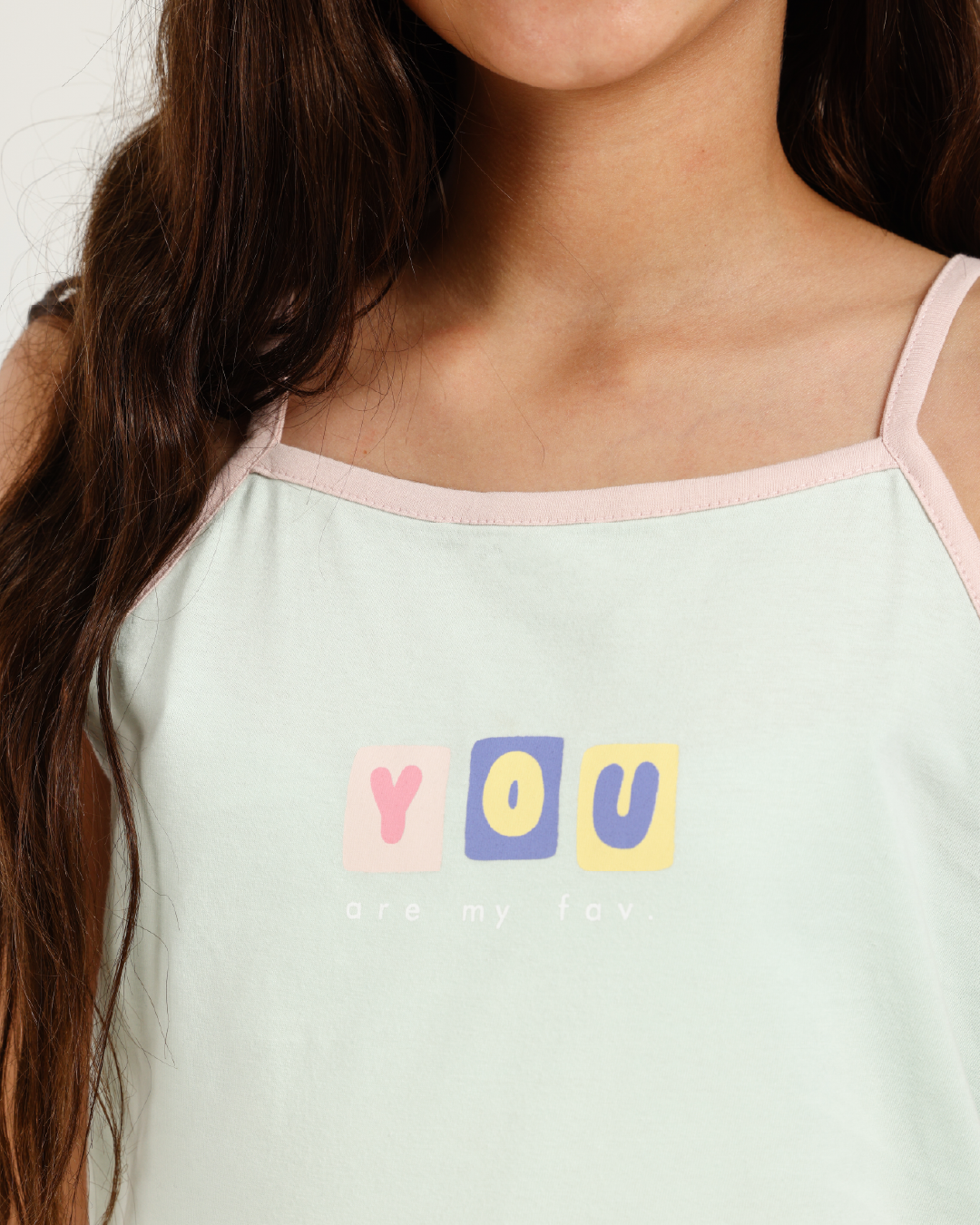 قميص نوم بناتي بلون العلكة الزاهي