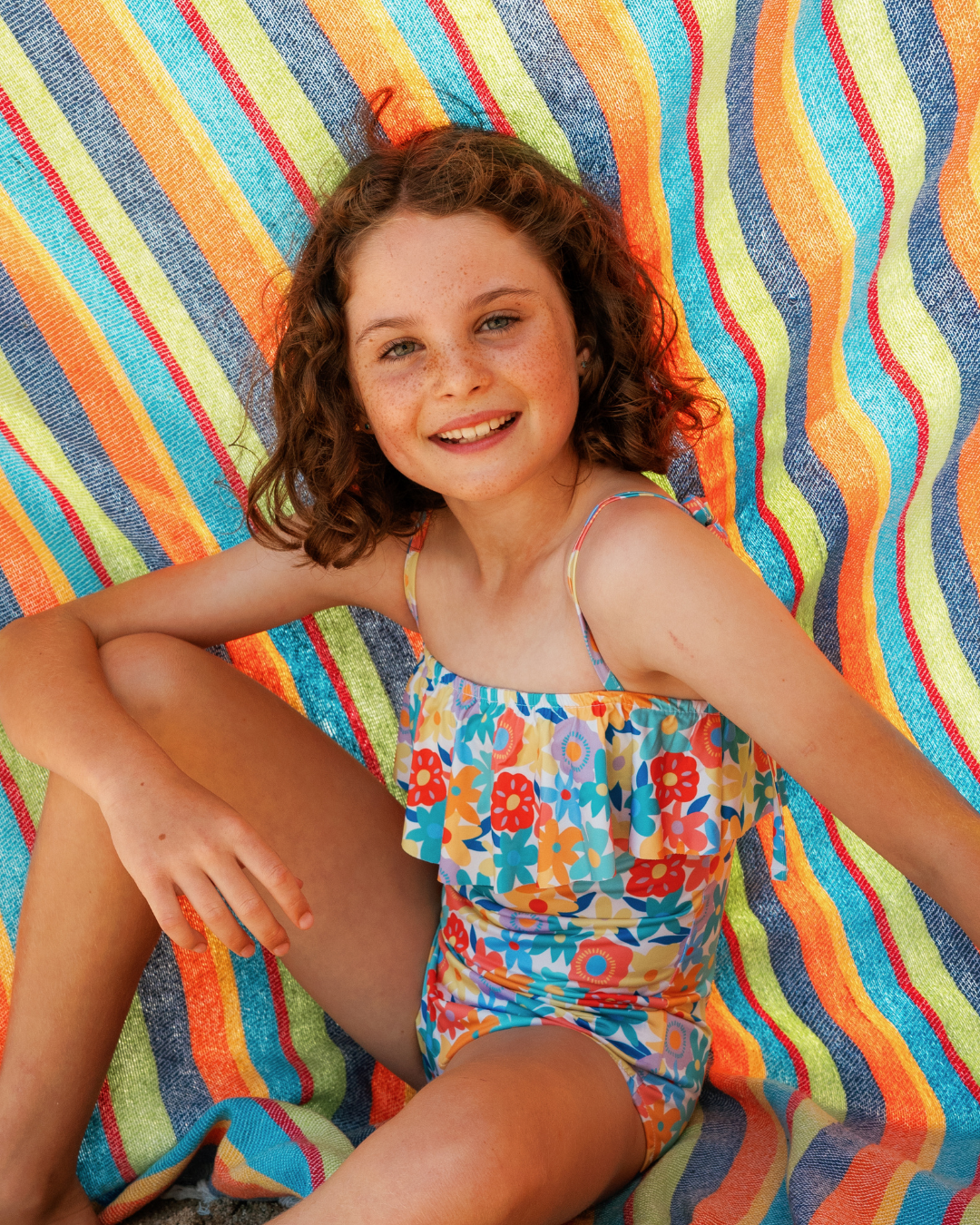 مايوه بناتي قطعه واحده ورد ملون