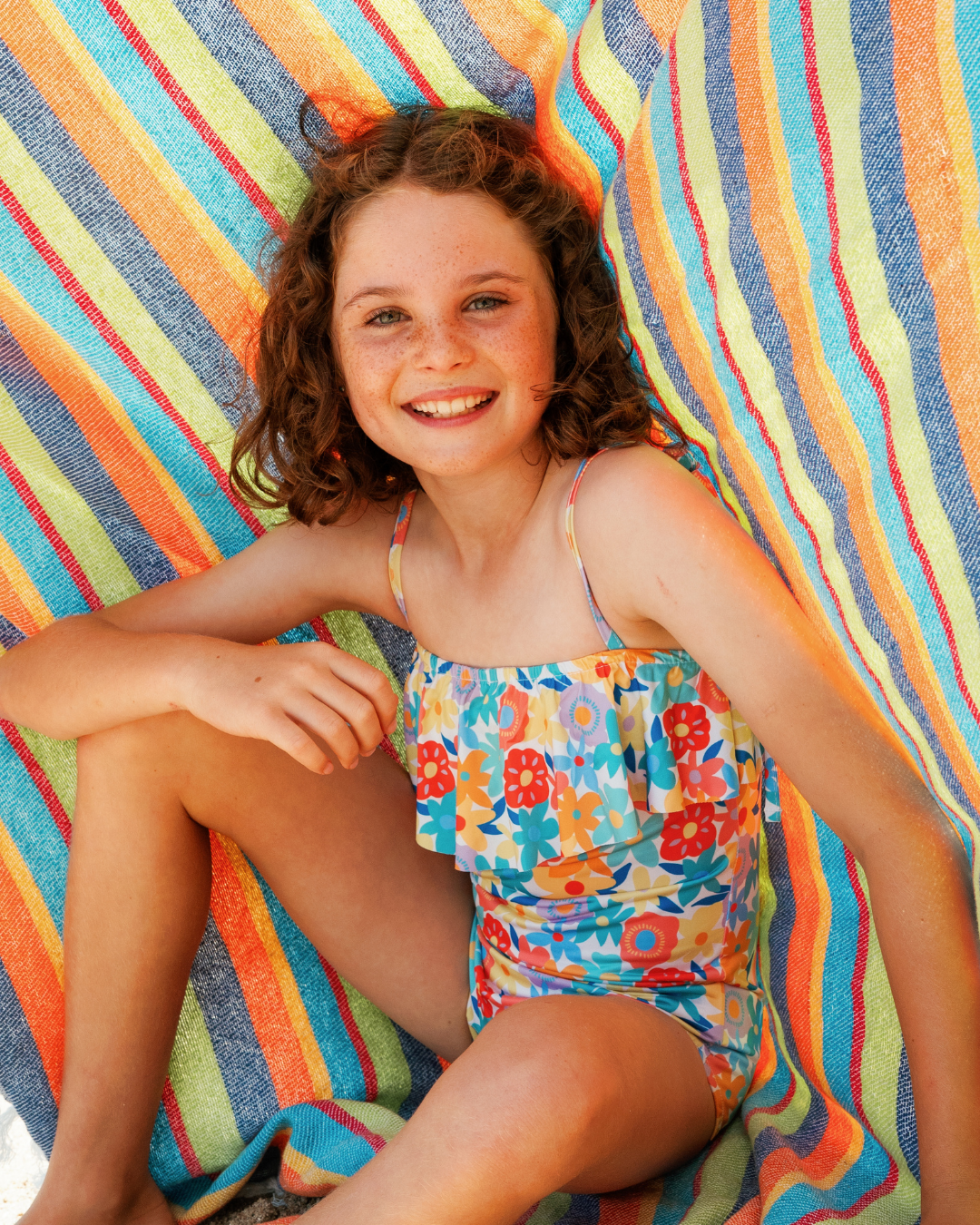 مايوه بناتي قطعه واحده ورد ملون