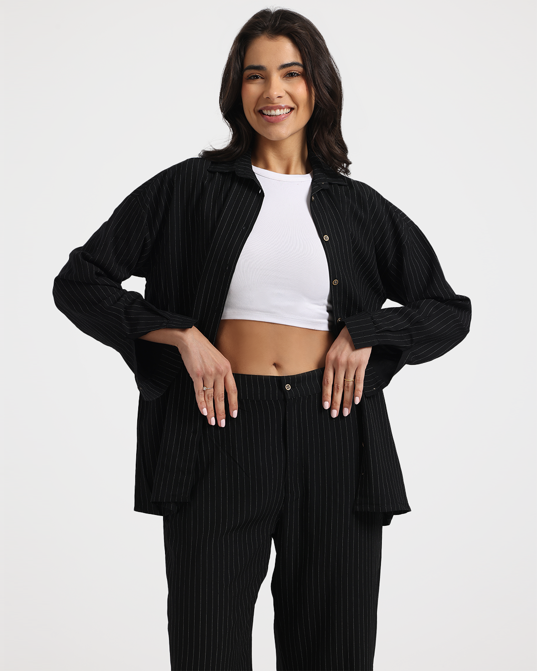 طقم مخطط ناعم بالأسود والزيتوني