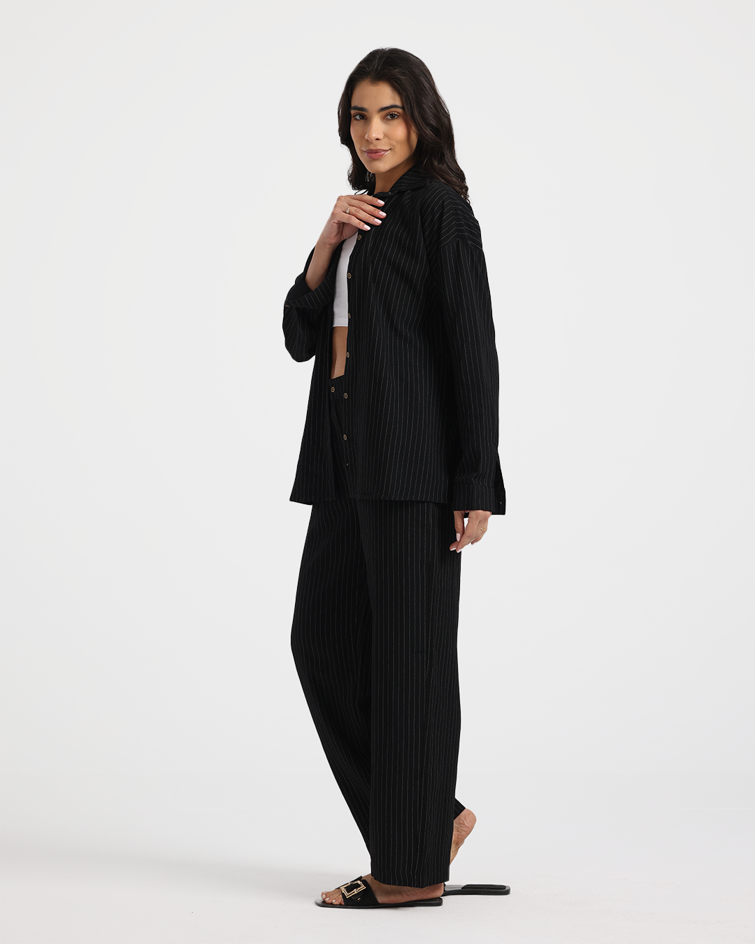 طقم مخطط ناعم بالأسود والزيتوني