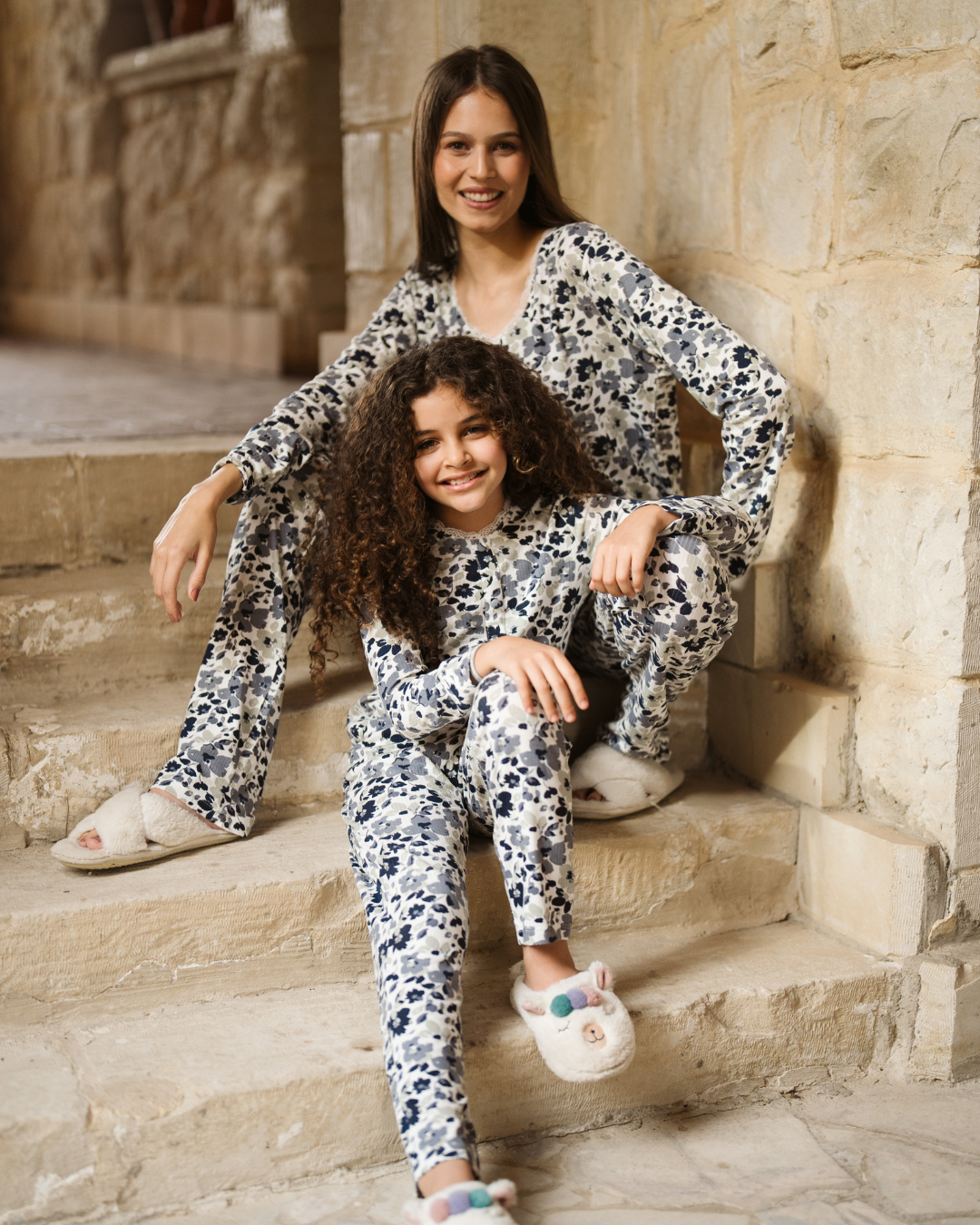 Big Blue Flowers بيجاما بناتي كًم طويل بدانتل