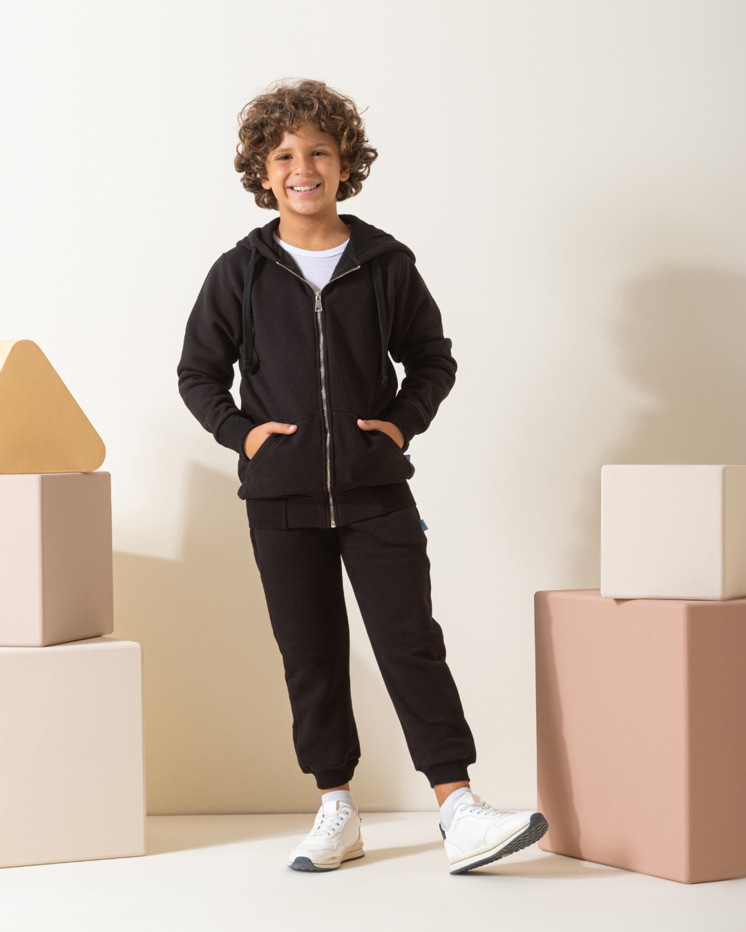 سويت شيرت بسوستة وكابشون تو اس