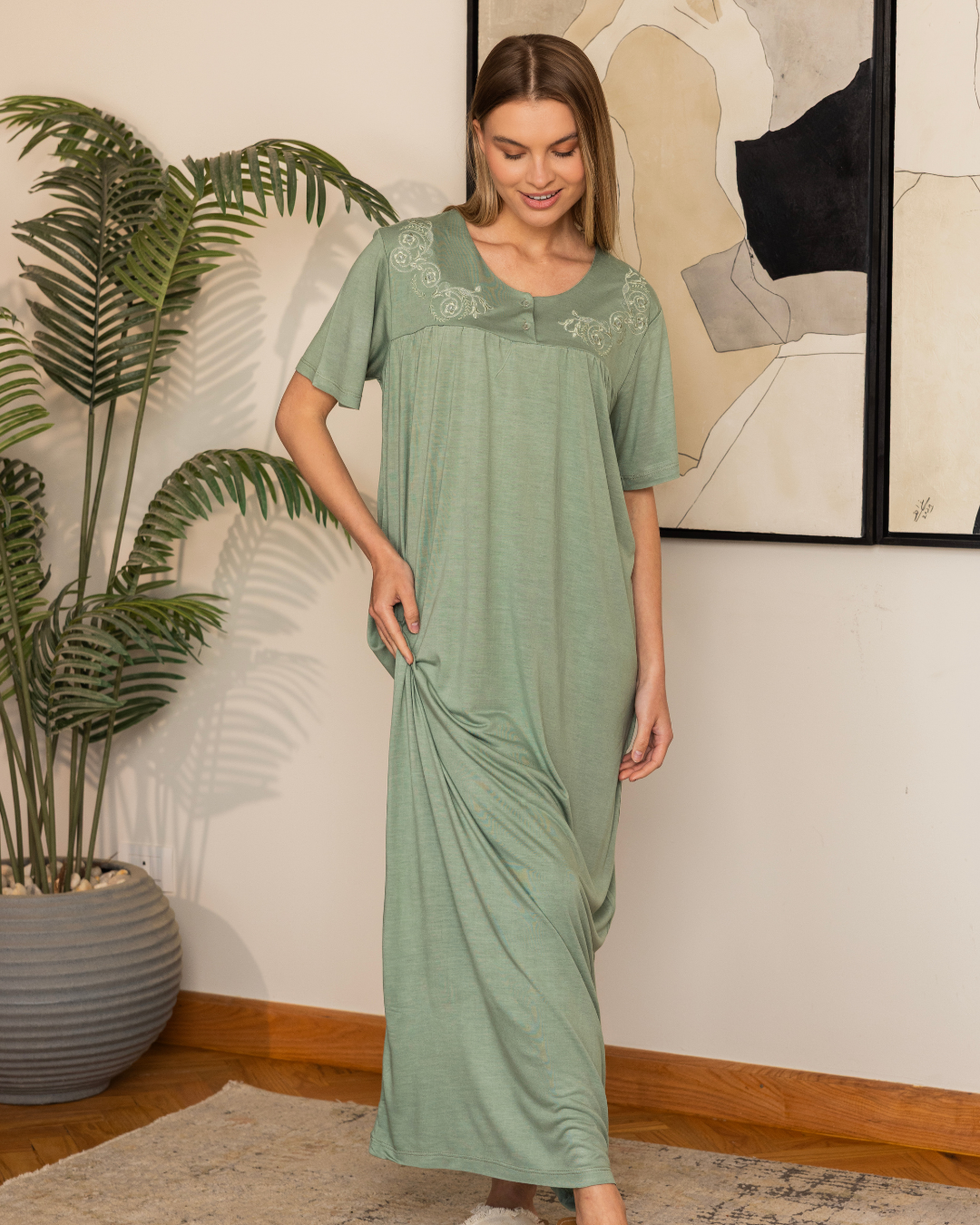 نايت شيرت حريمي نص كم مطرز