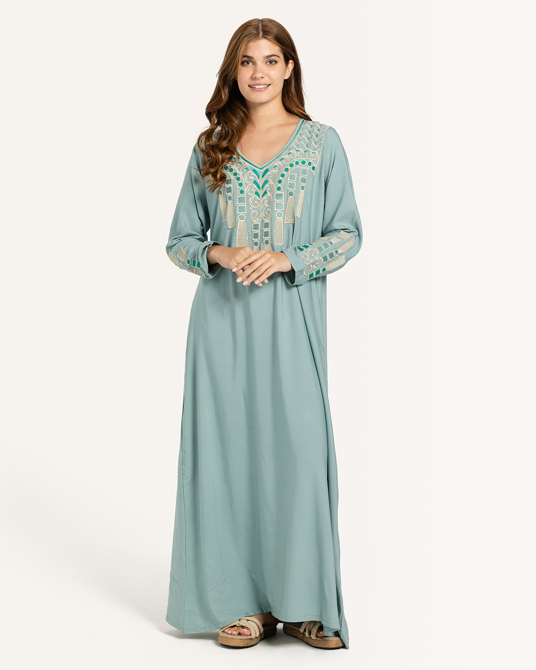 4 قميص داكرون سادة مطرز بكم