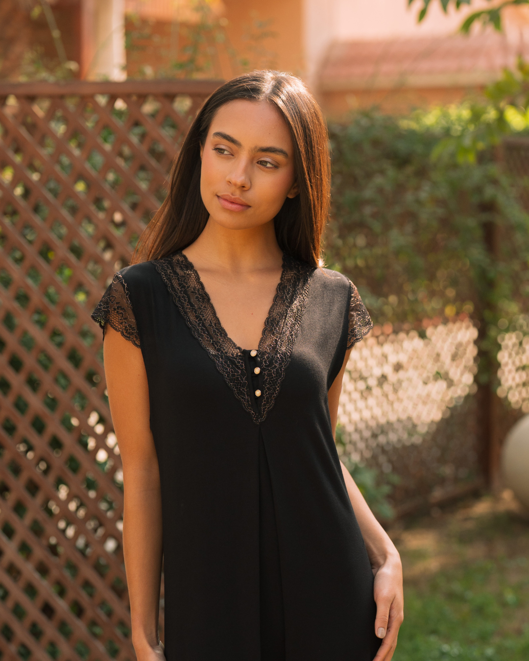 قميص حريمي جابونيز بدانتيل