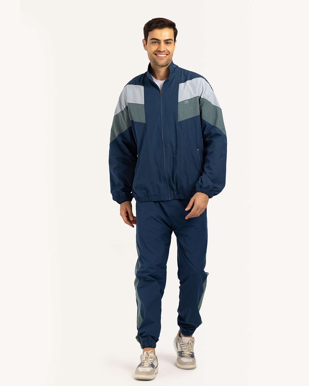 طقم رياضى مع جاكيت قصات