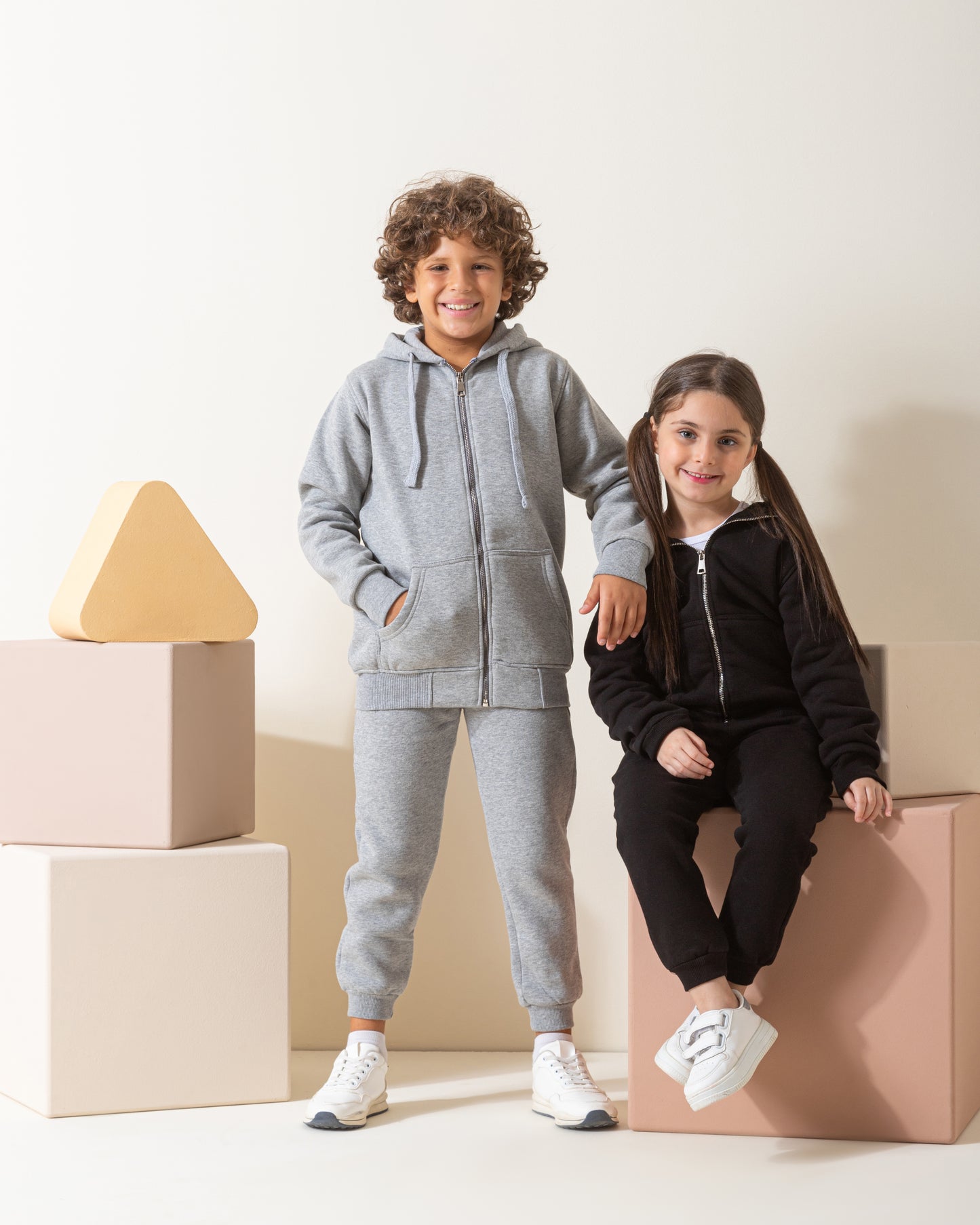 سويت شيرت بسوستة وكابشون تو اس