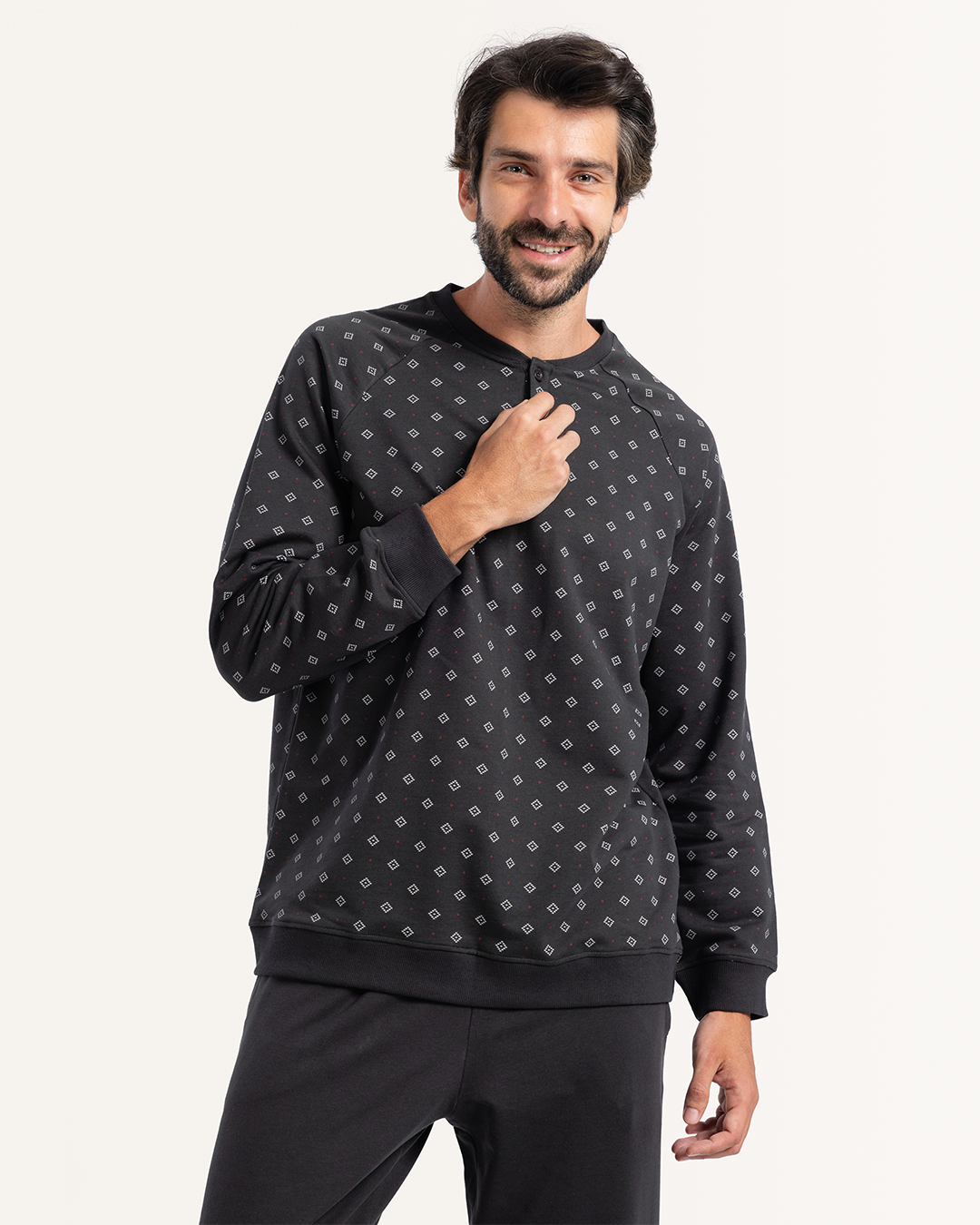 بيجاما بكم و بنطلون اشكال هندسيه صغيره