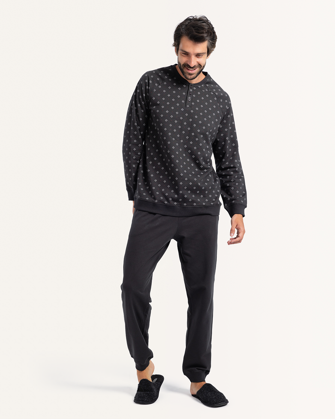 بيجاما بكم و بنطلون اشكال هندسيه صغيره