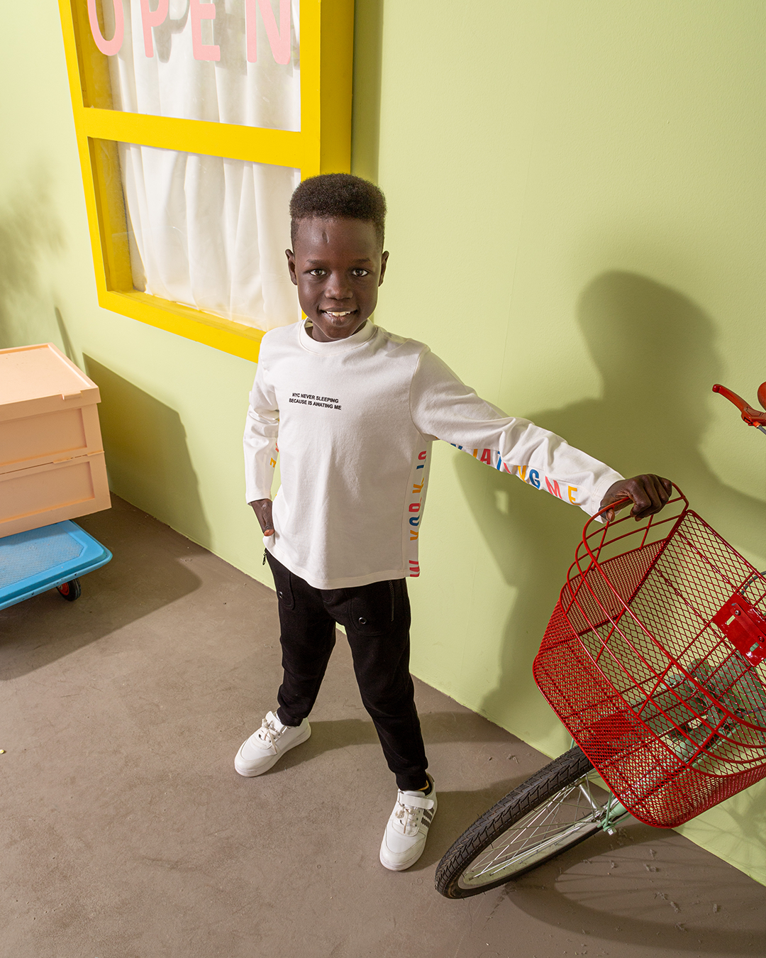 New York is awaiting بيجامة اولادي وسط خريفي