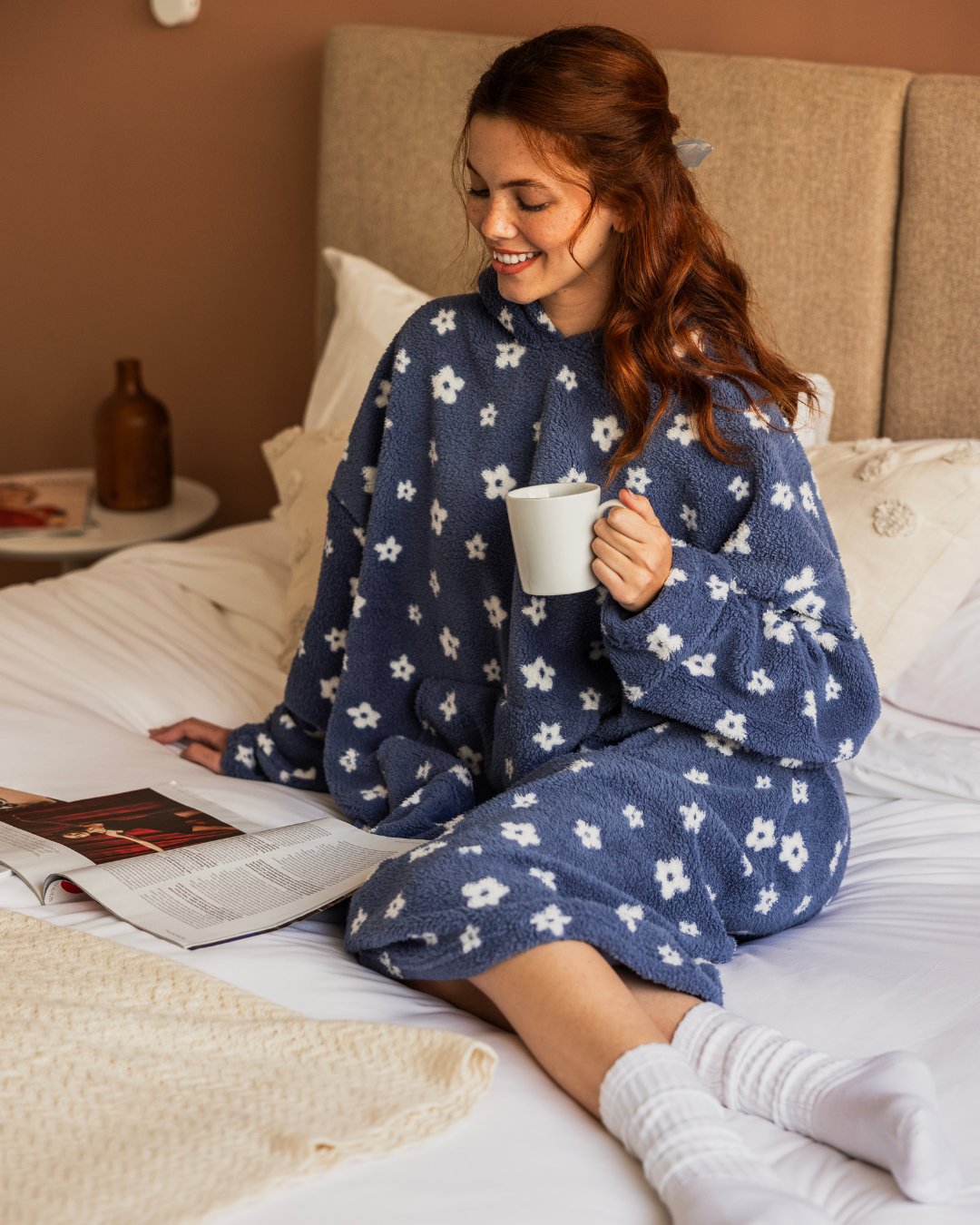 Blue flowers blanket with hood oversize