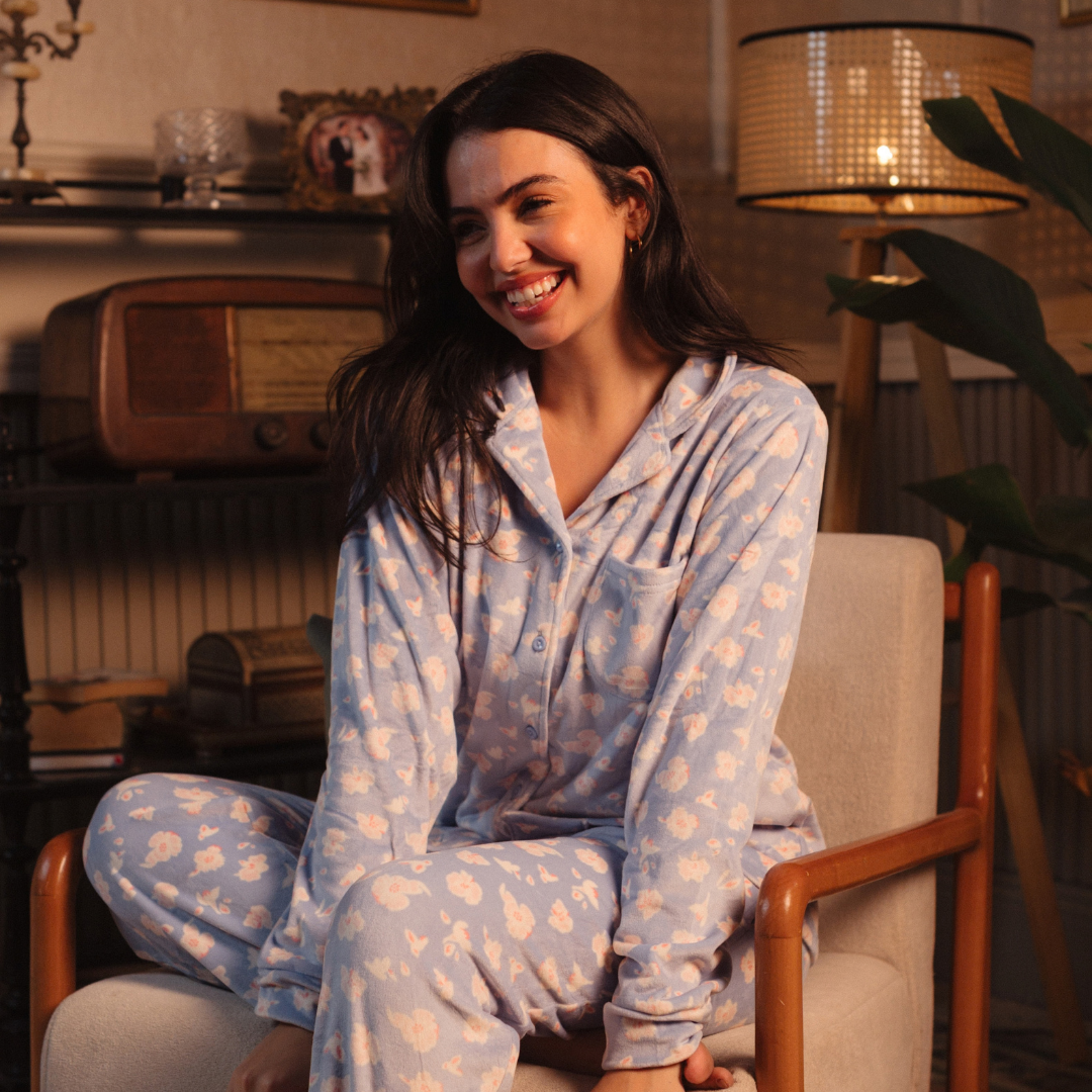 Snow Flowers Women Classic pajama in lilac