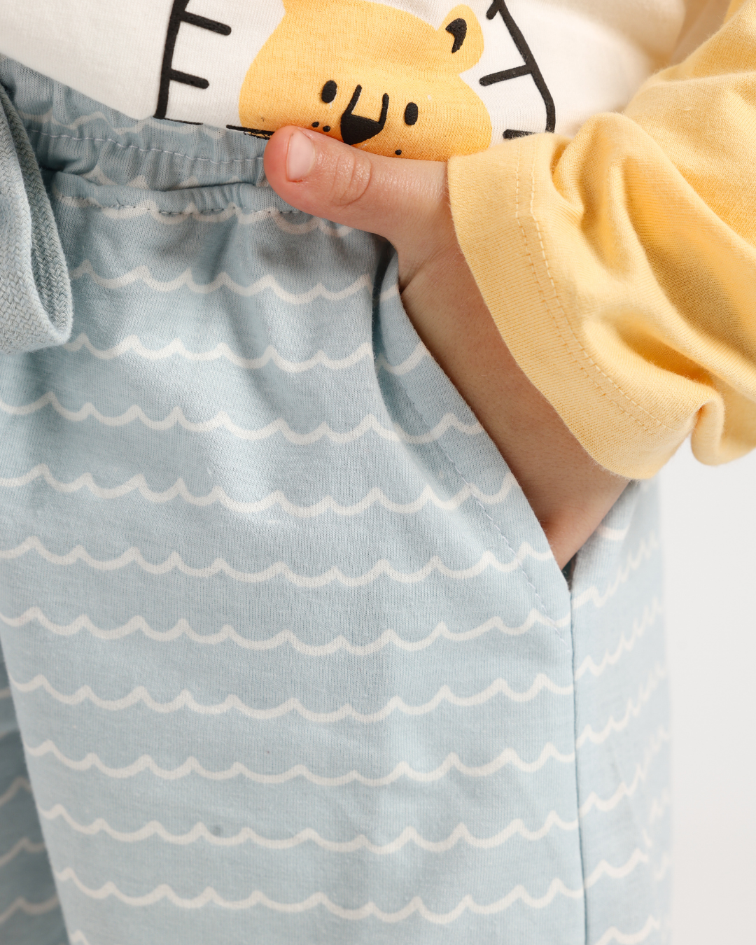 بيجاما أولادي أكمام ملونة و حيوانات سعيدة