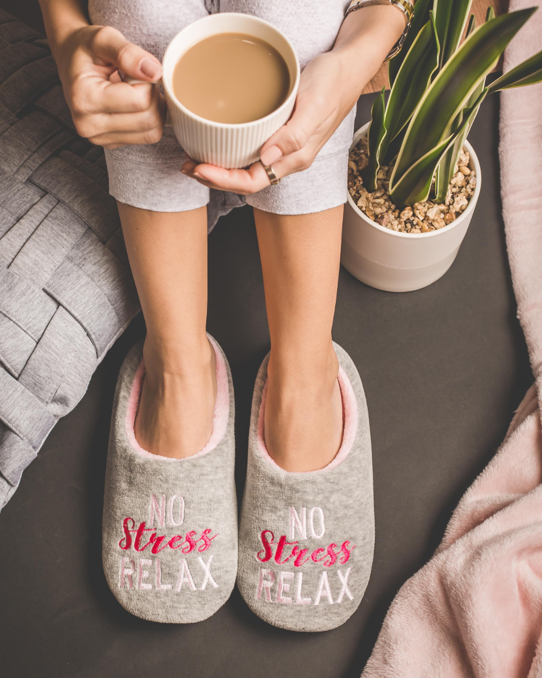 Relax Women's Slippers