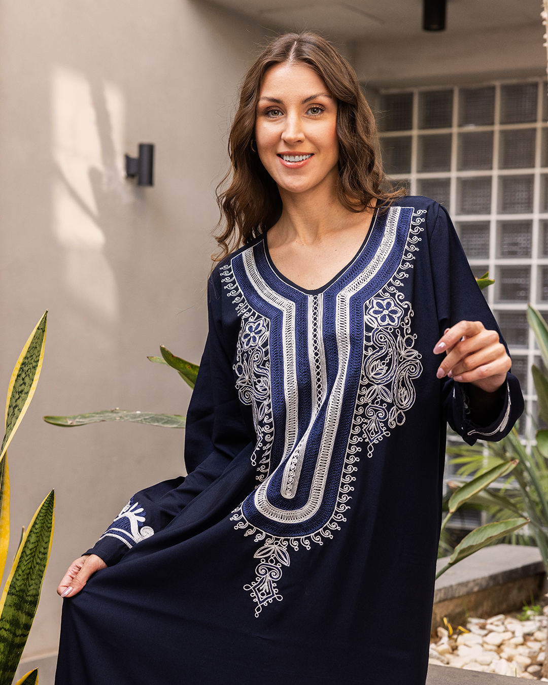 1 قميص داكرون سادة مطرز بكم