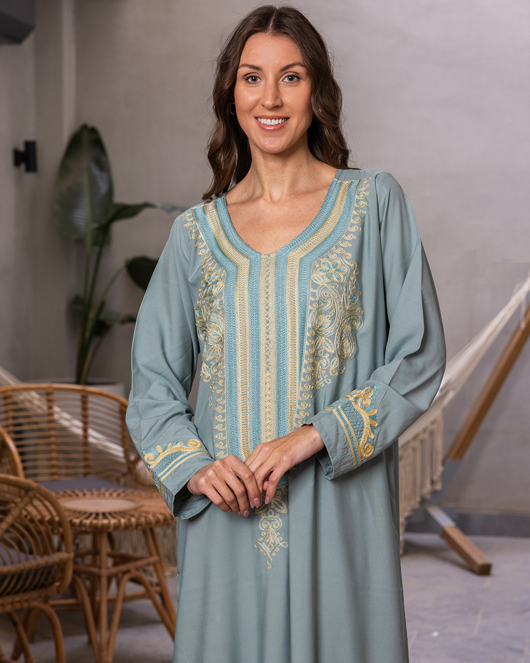 1 قميص داكرون سادة مطرز بكم