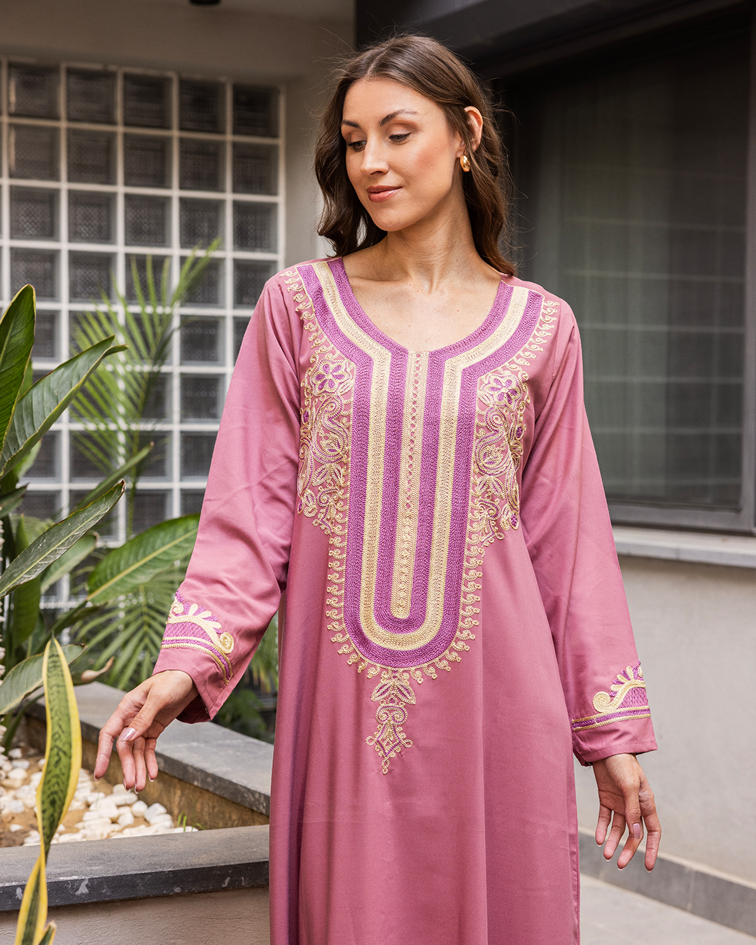 1 قميص داكرون سادة مطرز بكم