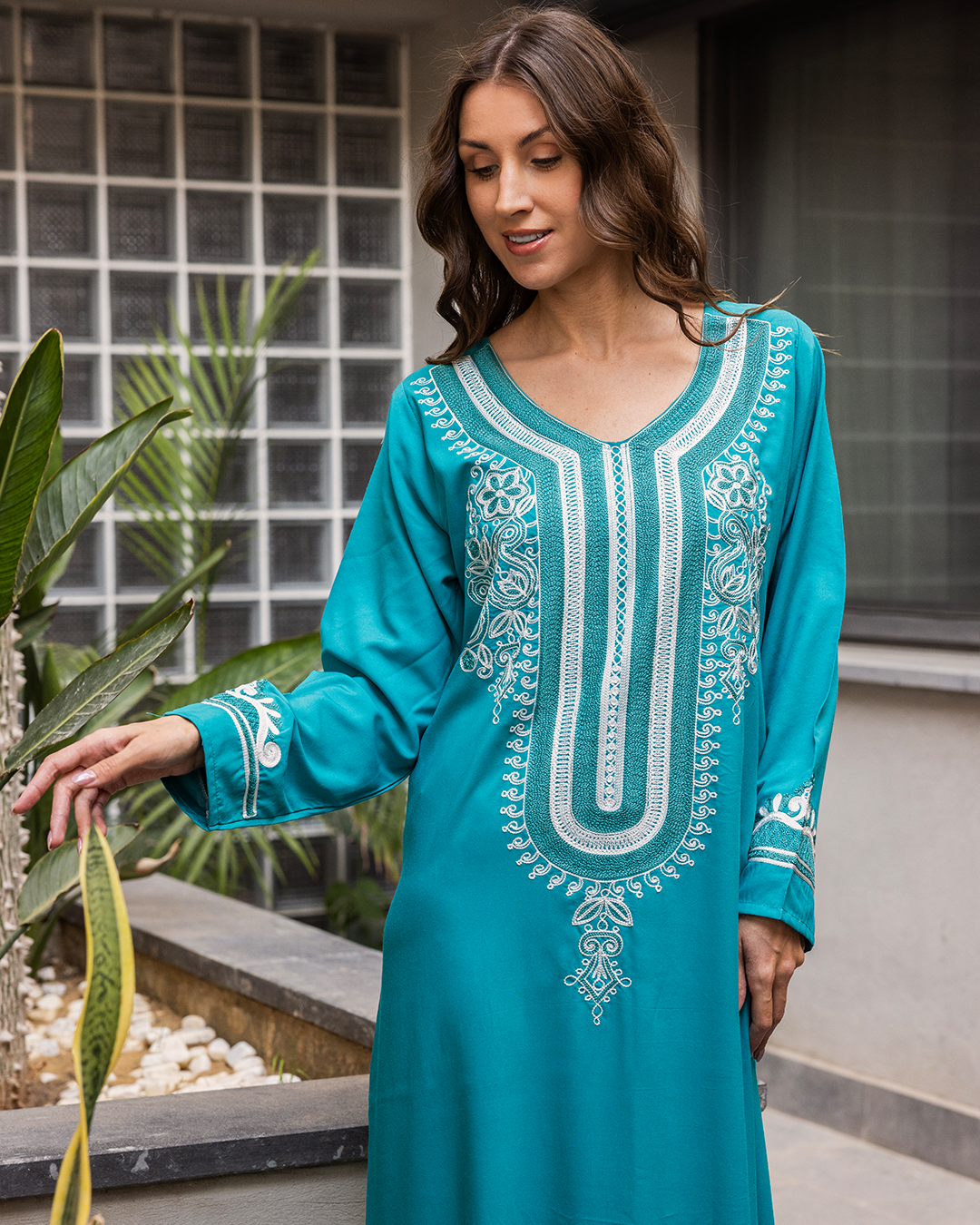 1 قميص داكرون سادة مطرز بكم