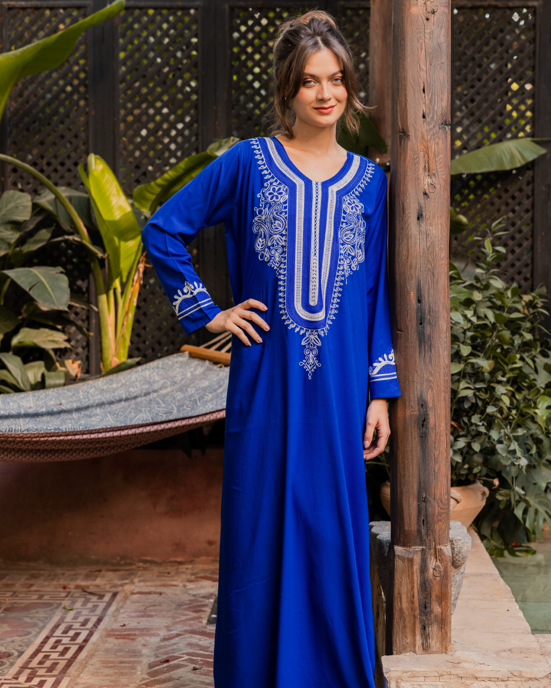 1 قميص داكرون سادة مطرز بكم