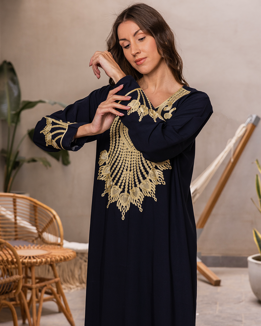 3  قميص داكرون سادة مطرز بكم