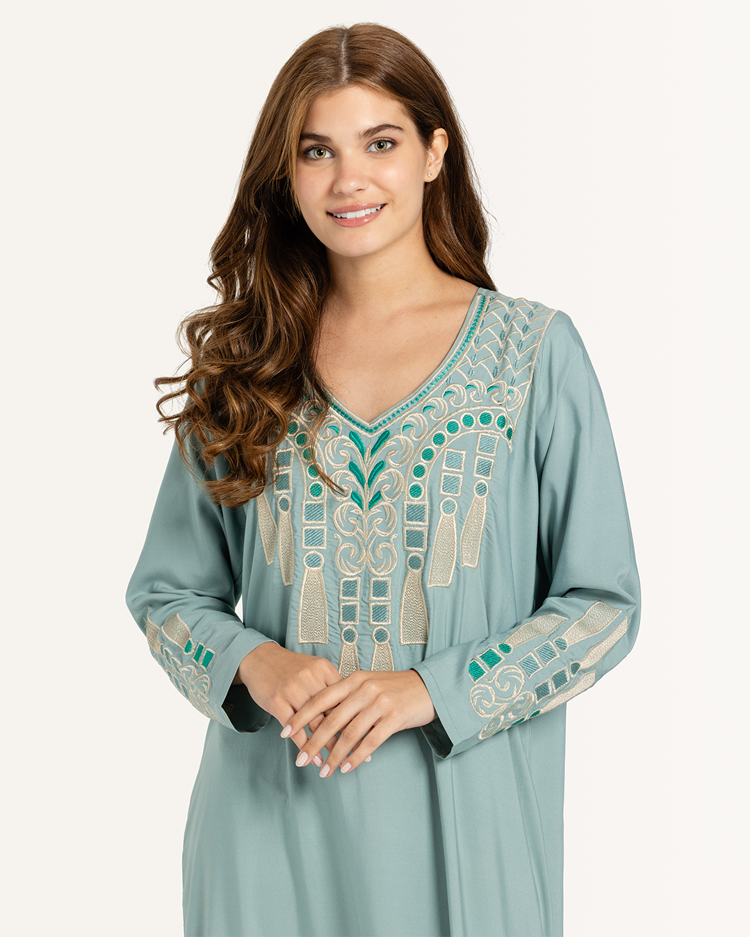 4 قميص داكرون سادة مطرز بكم