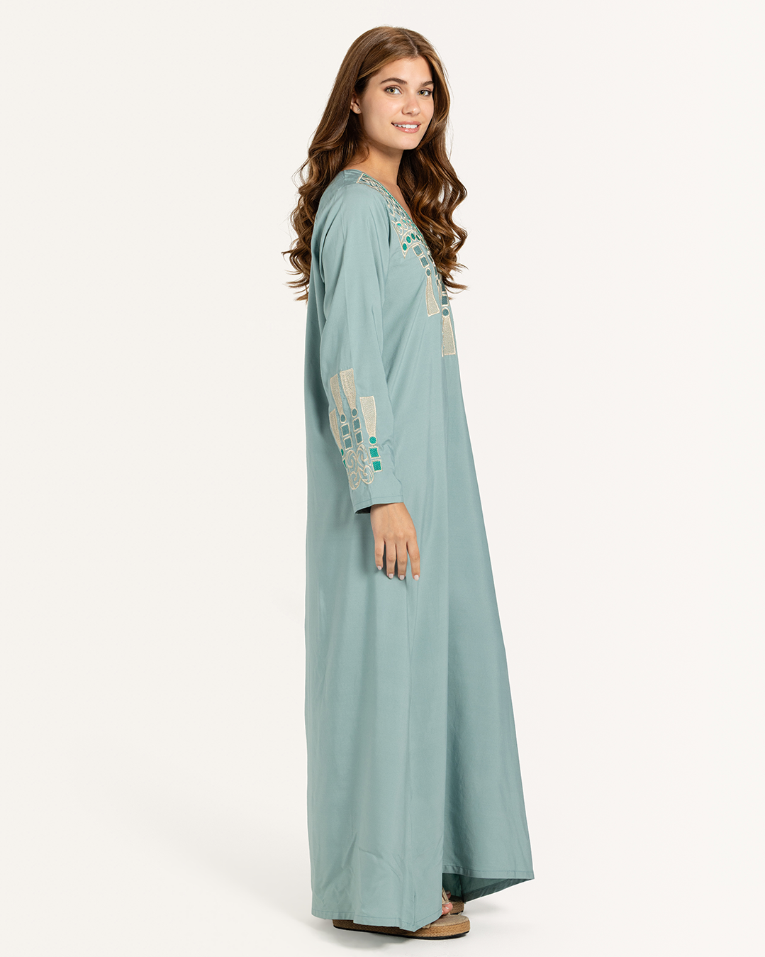 4 قميص داكرون سادة مطرز بكم