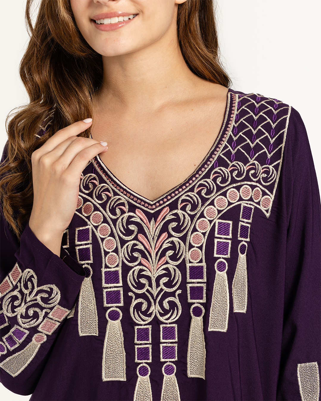 4 قميص داكرون سادة مطرز بكم