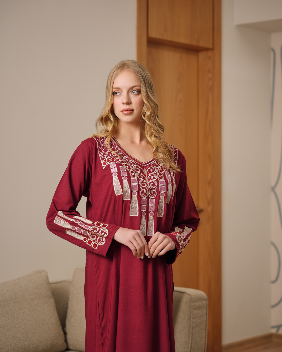 4 قميص داكرون سادة مطرز بكم