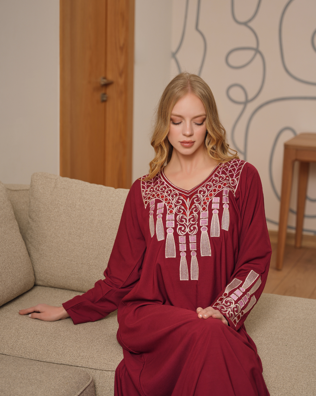 4 قميص داكرون سادة مطرز بكم