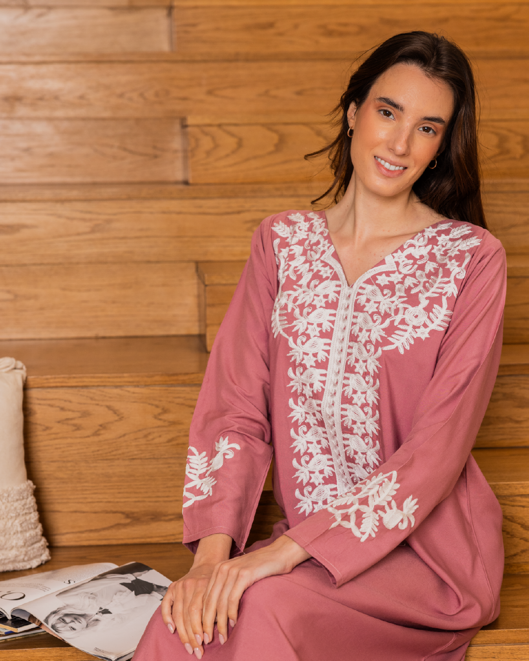 قميص داكرون سادة بكم مطرز 5