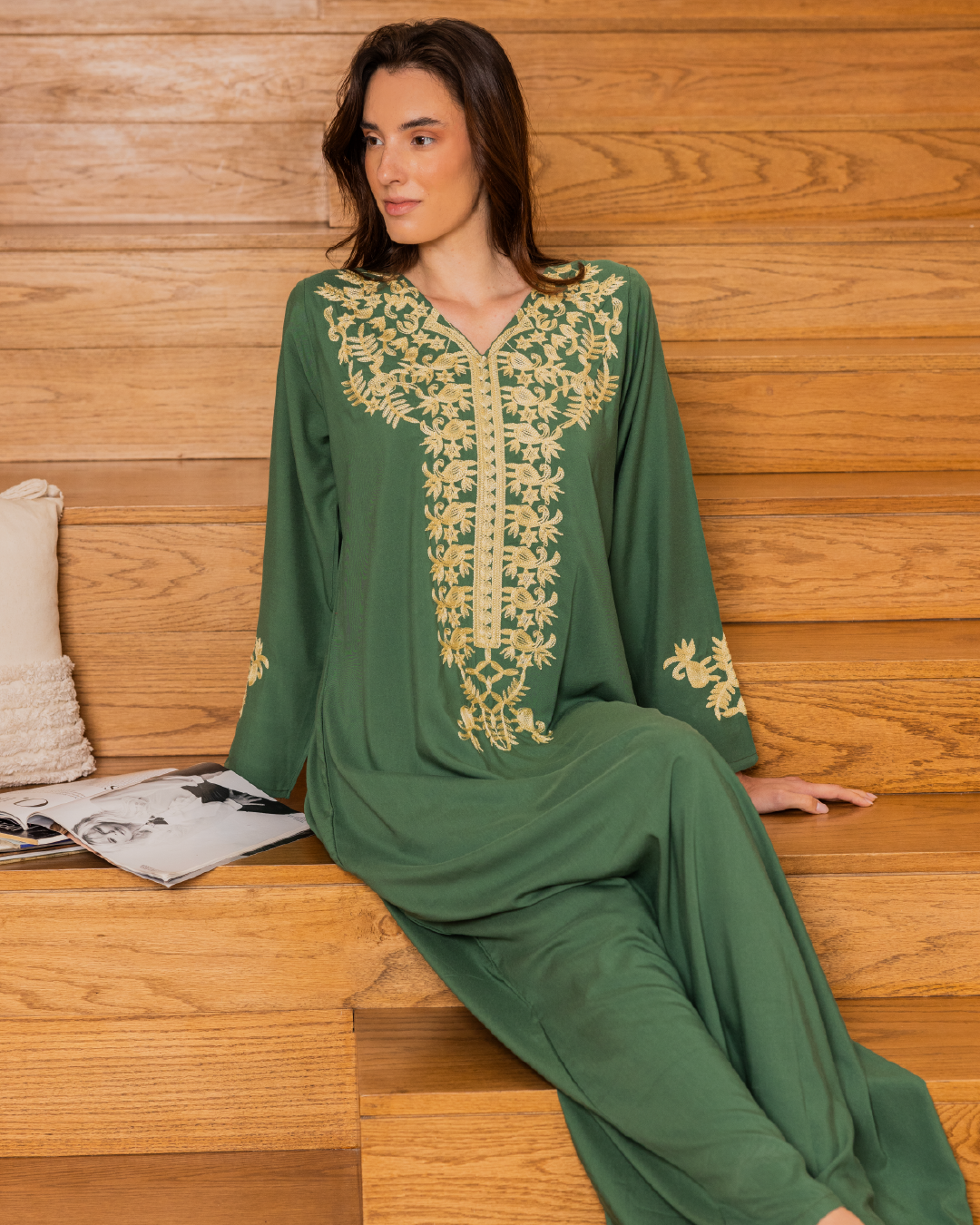 قميص داكرون سادة بكم مطرز 5