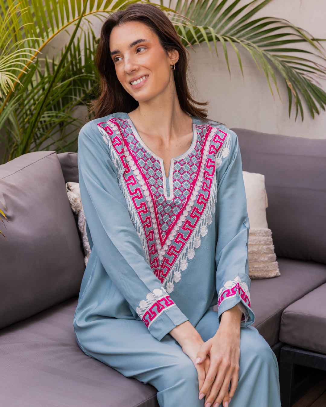 قميص داكرون سادة بكم مطرز 6