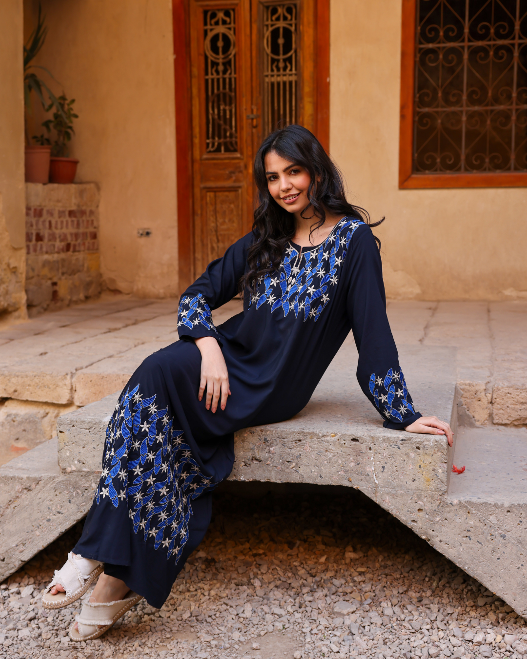 قميص داكرون سادة بكم مطرز طويل 7