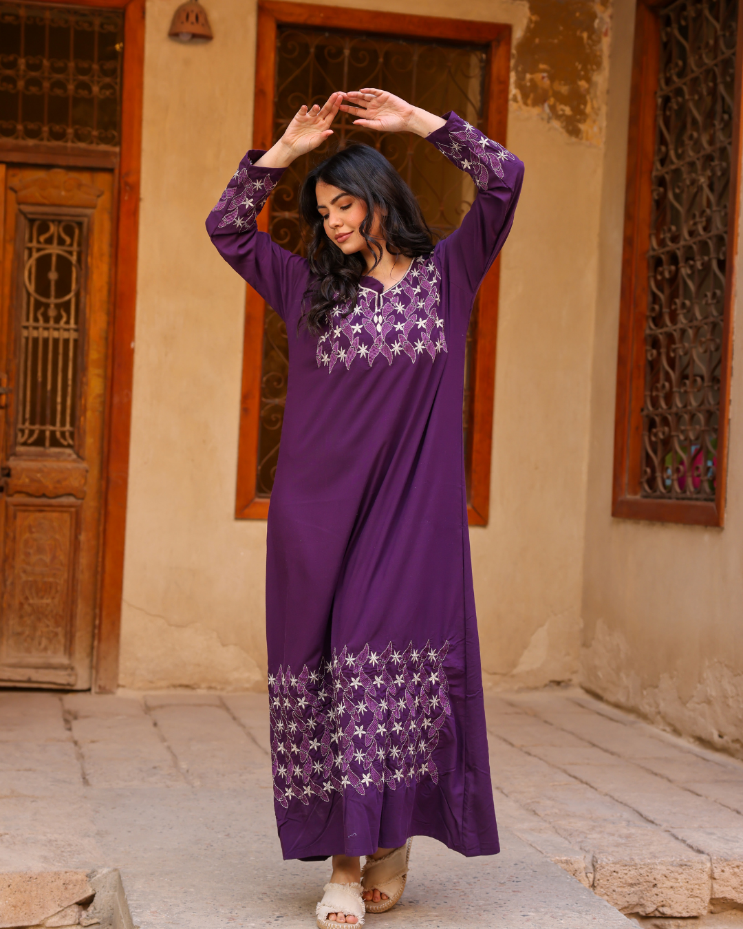 قميص داكرون سادة بكم مطرز طويل 7