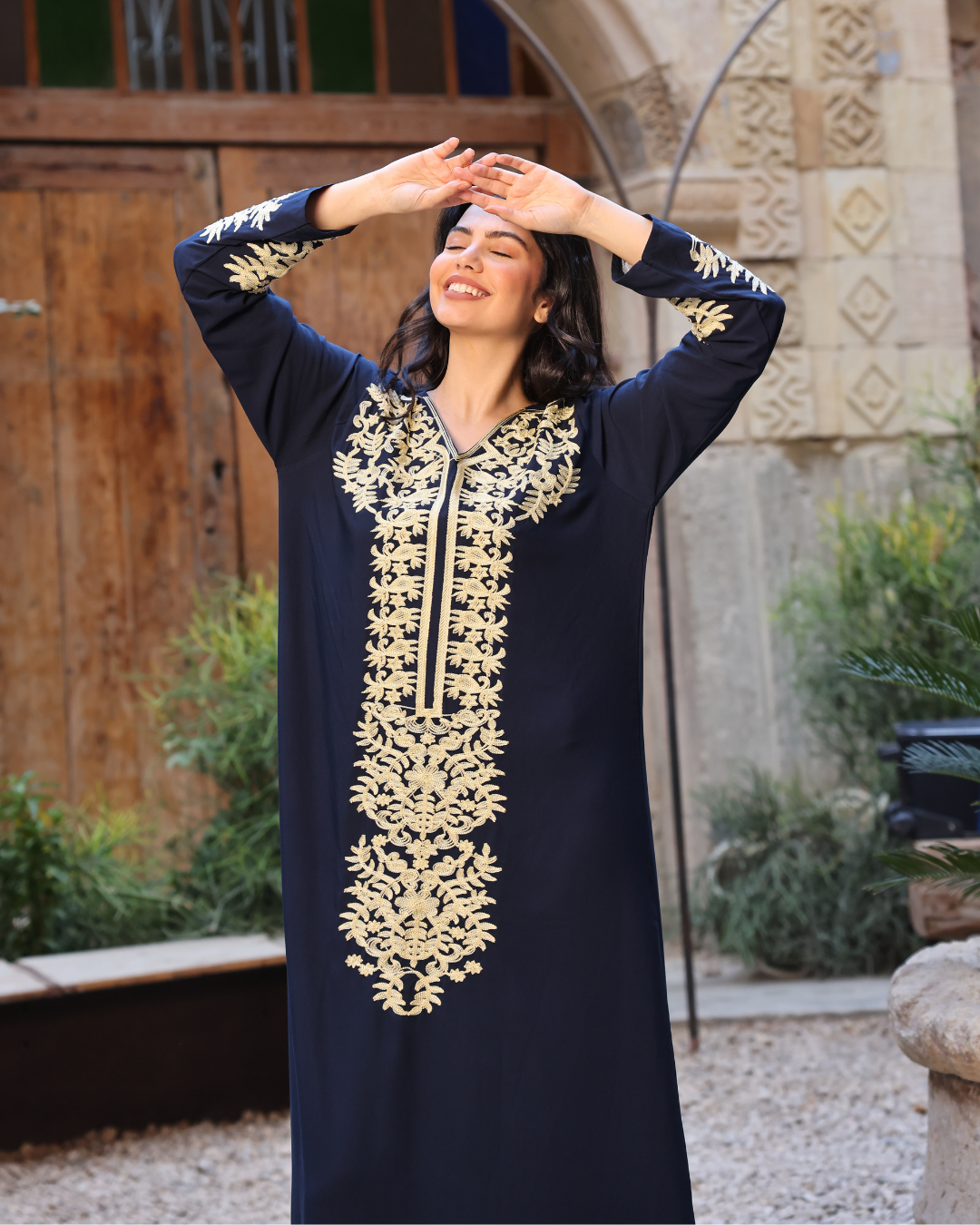 قميص داكرون سادة بكم مطرز طويل 9