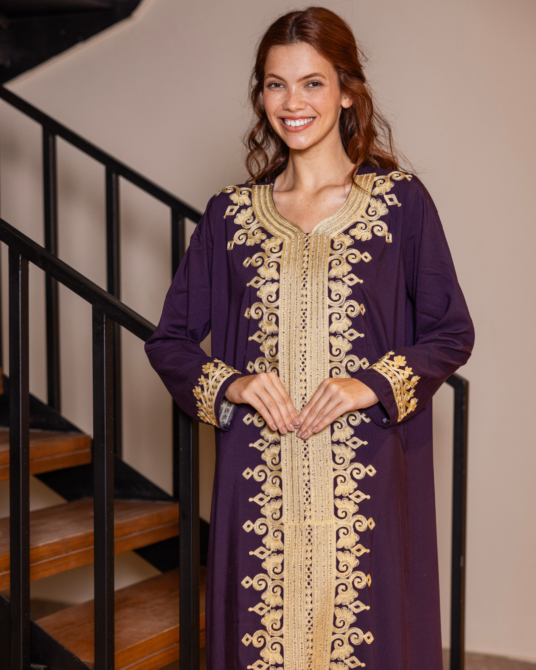 قميص داكرون سادة بكم مطرز بالطول 10