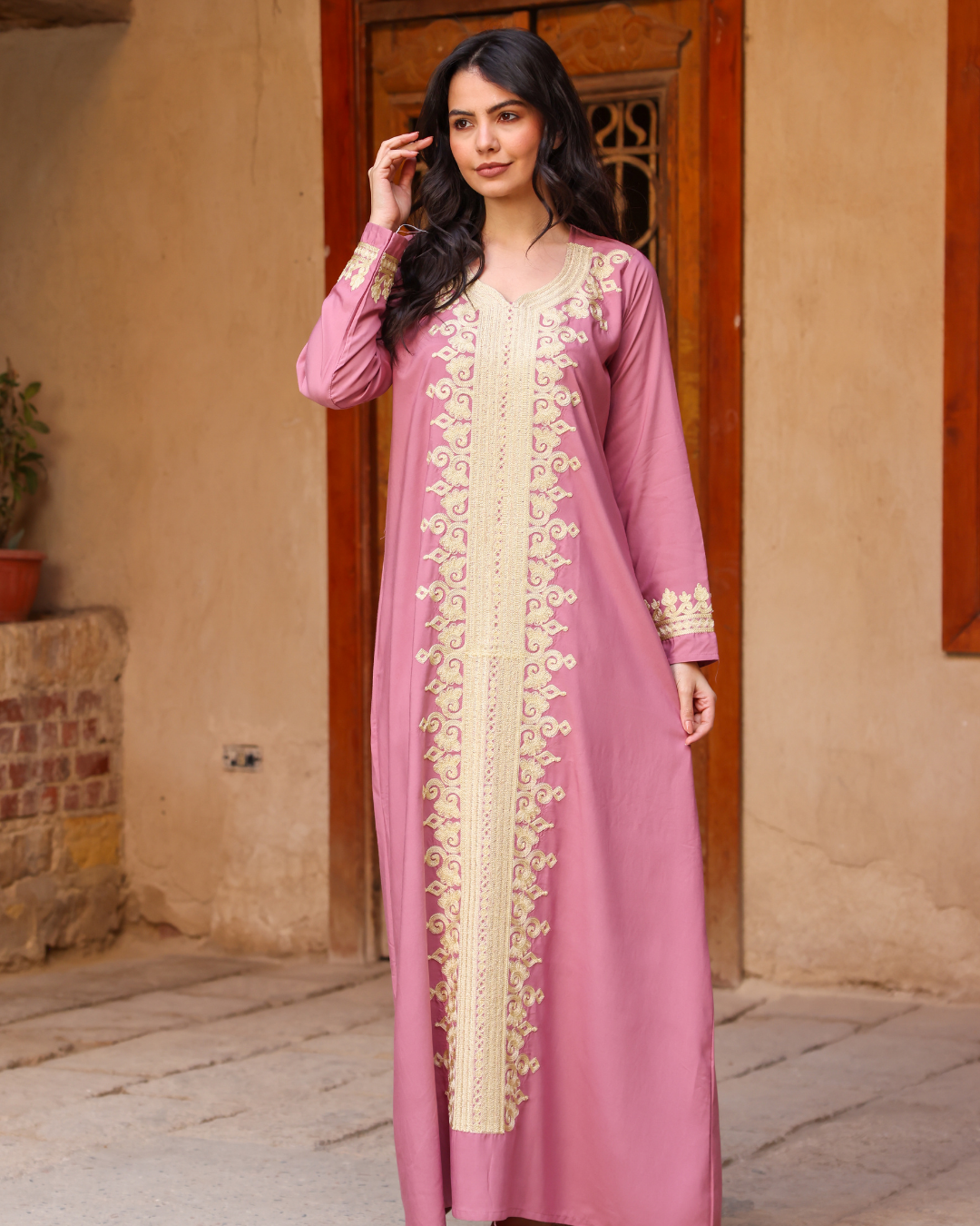 قميص داكرون سادة بكم مطرز بالطول 10