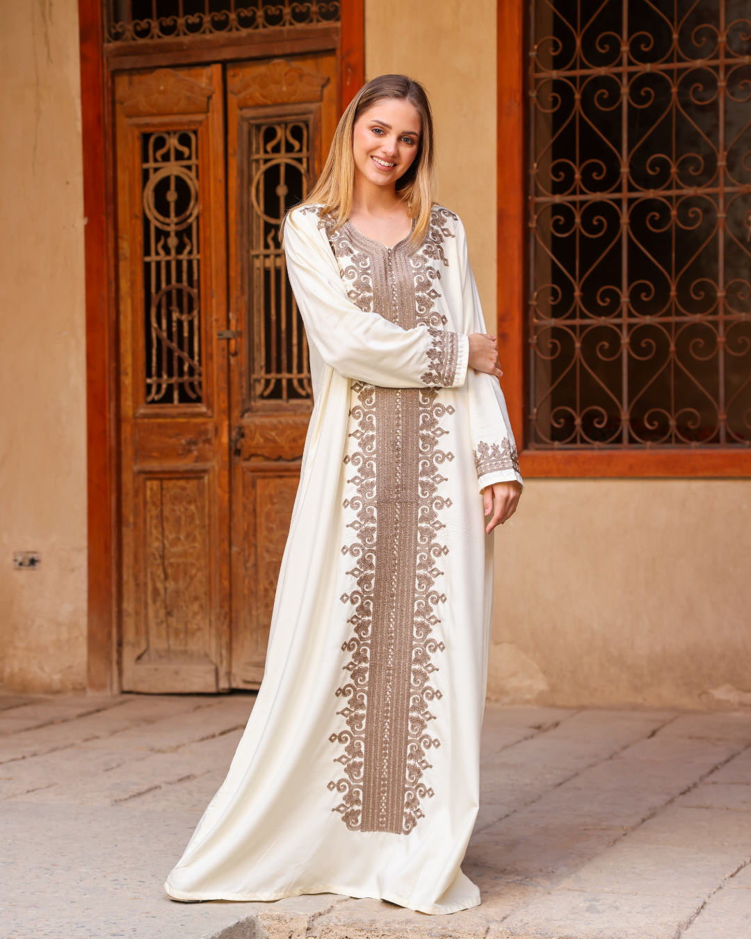 قميص داكرون سادة بكم مطرز بالطول 10